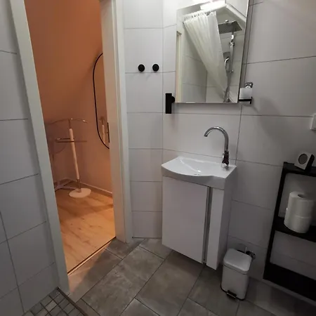 Dachzimmer Mit Kochecke Und Duschbad, Nahe Messe Hanovre Extérieur photo