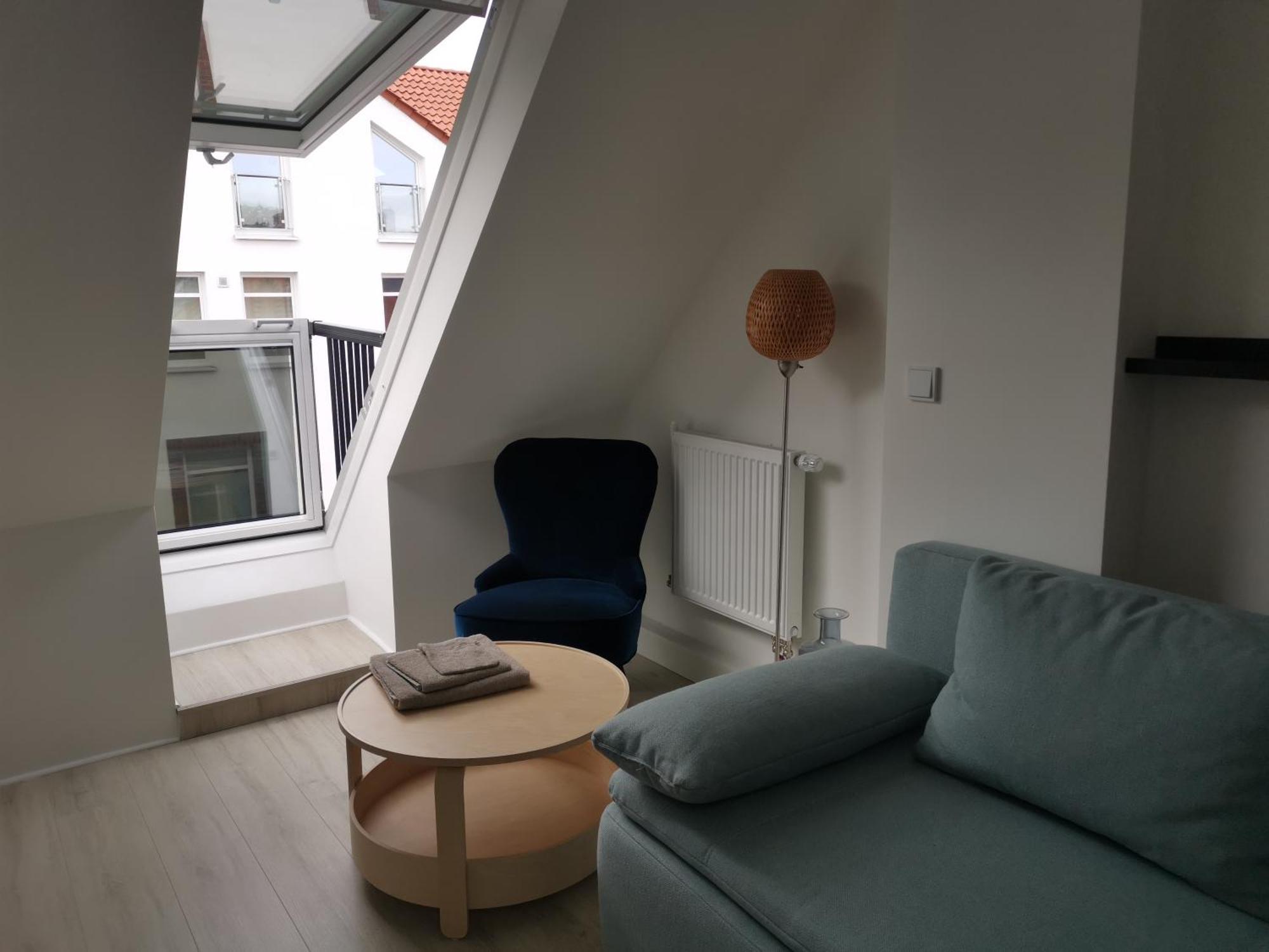 Dachzimmer Mit Kochecke Und Duschbad, Nahe Messe Appartement Hannover